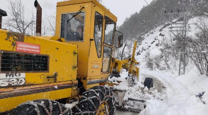 Isırganlık yolu ulaşıma kapatıldı