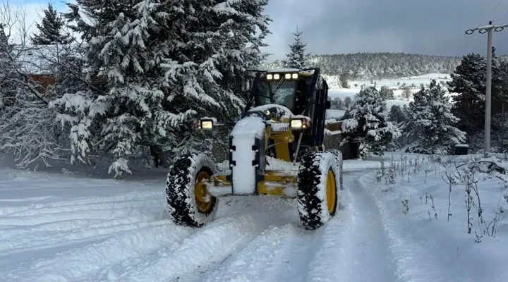 Araç’ta 113 köy yolu ulaşıma kapandı