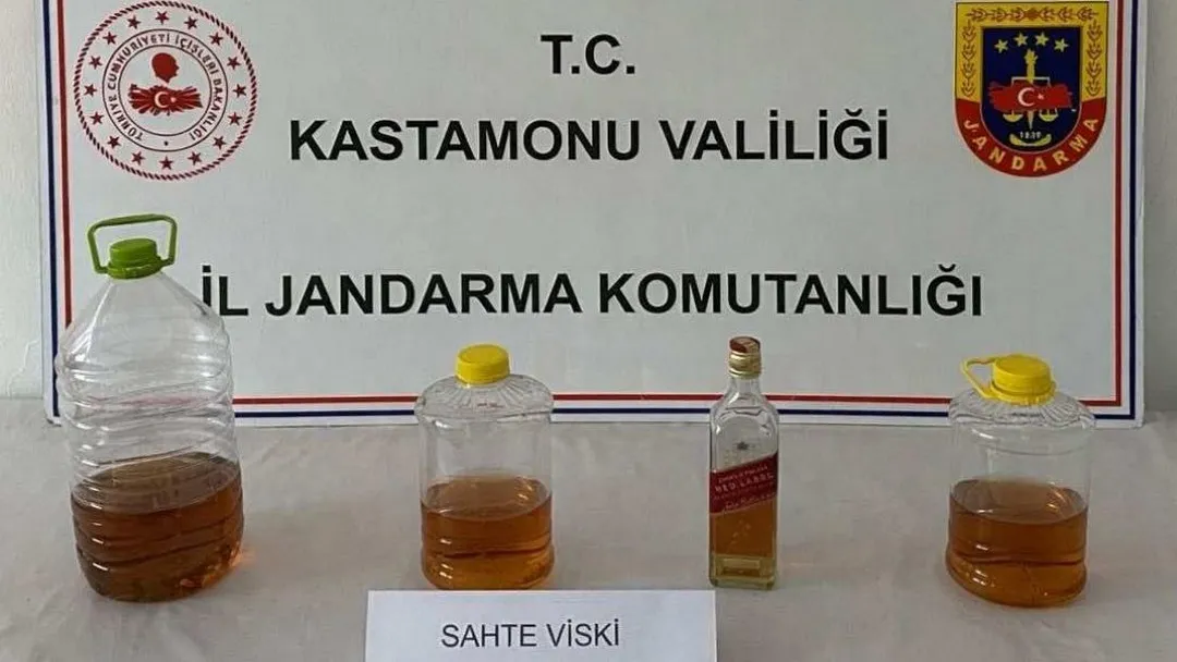 Kastamonu’da bandrolsüz sigara ve sahte içki ele geçirildi