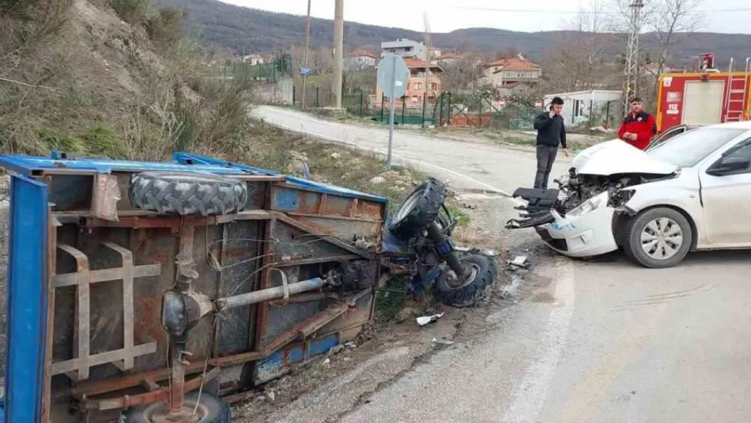 Cide’de otomobil ile “Pat Pat” çarpıştı: 3 yaralı