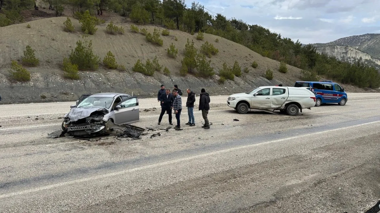 Hanönü’nde otomobil ile pikap çarpıştı: Hüseyin Coşar yaralandı