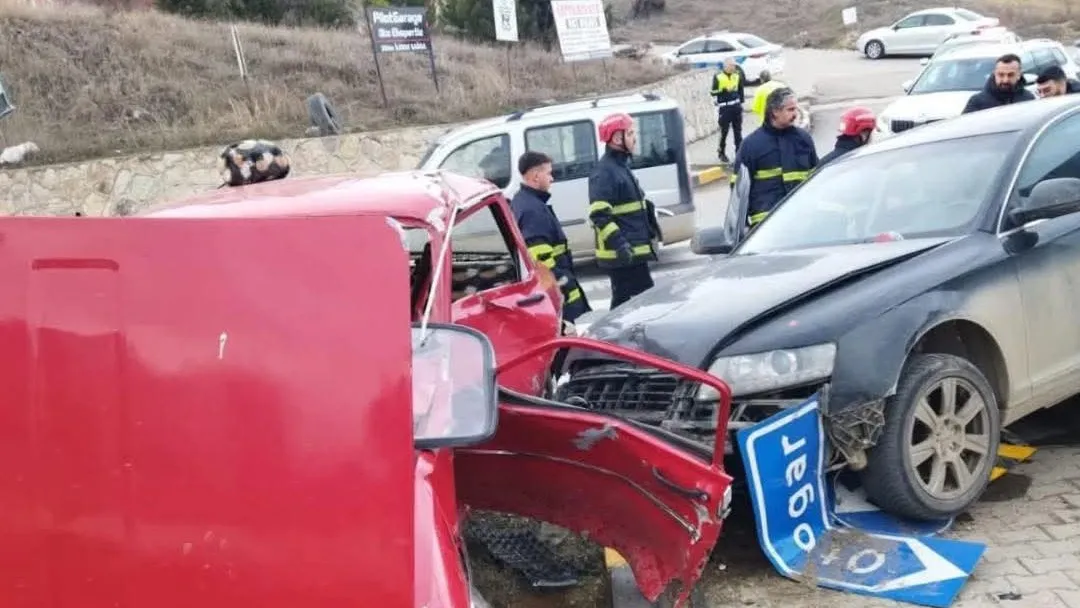 Kuzeykent’te trafik kazası: 2 otomobil çarpıştı, 1 Kişi yaralandı
