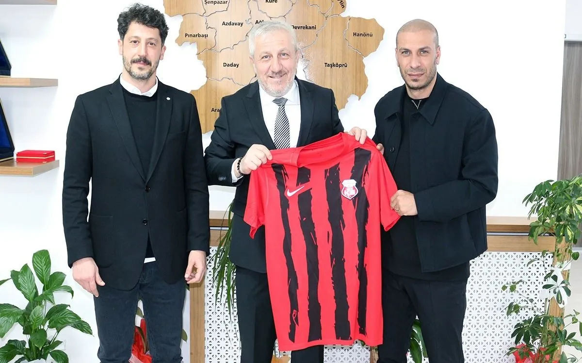 Kastamonuspor’dan İl Sağlık Müdürü Dr. Fevzi Yavuzzyılmaz’a ziyaret