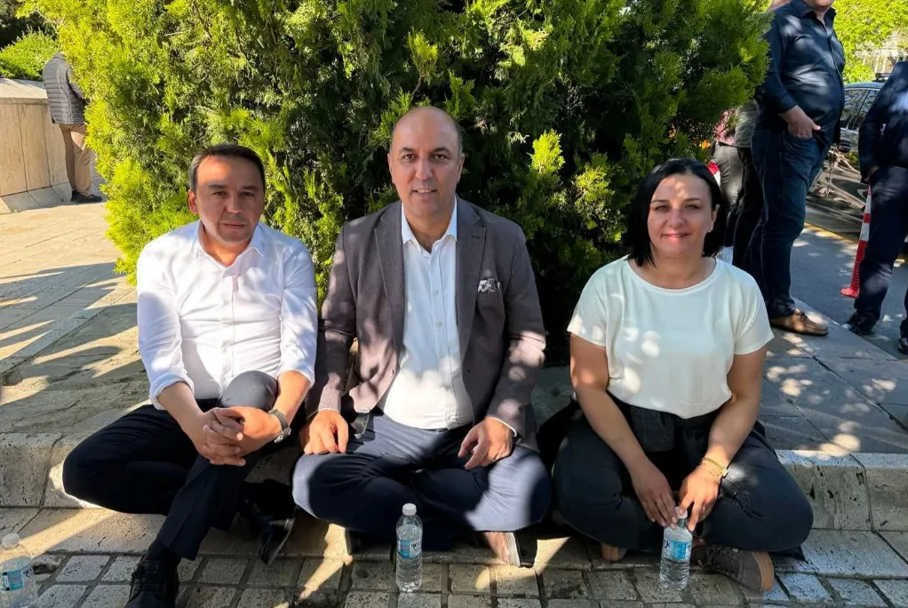 CHP Lideri Özgür Özel ile birlikte Anıtkebir’e yürüdüler