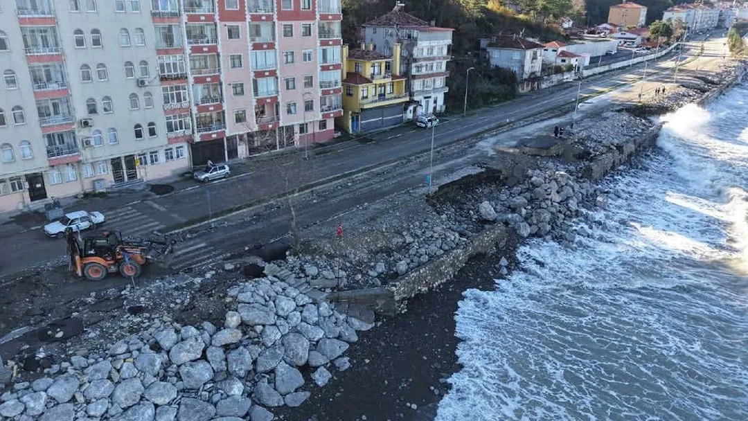 İnebolu Sahilinde Tahkimat Çalışmaları Başlıyor