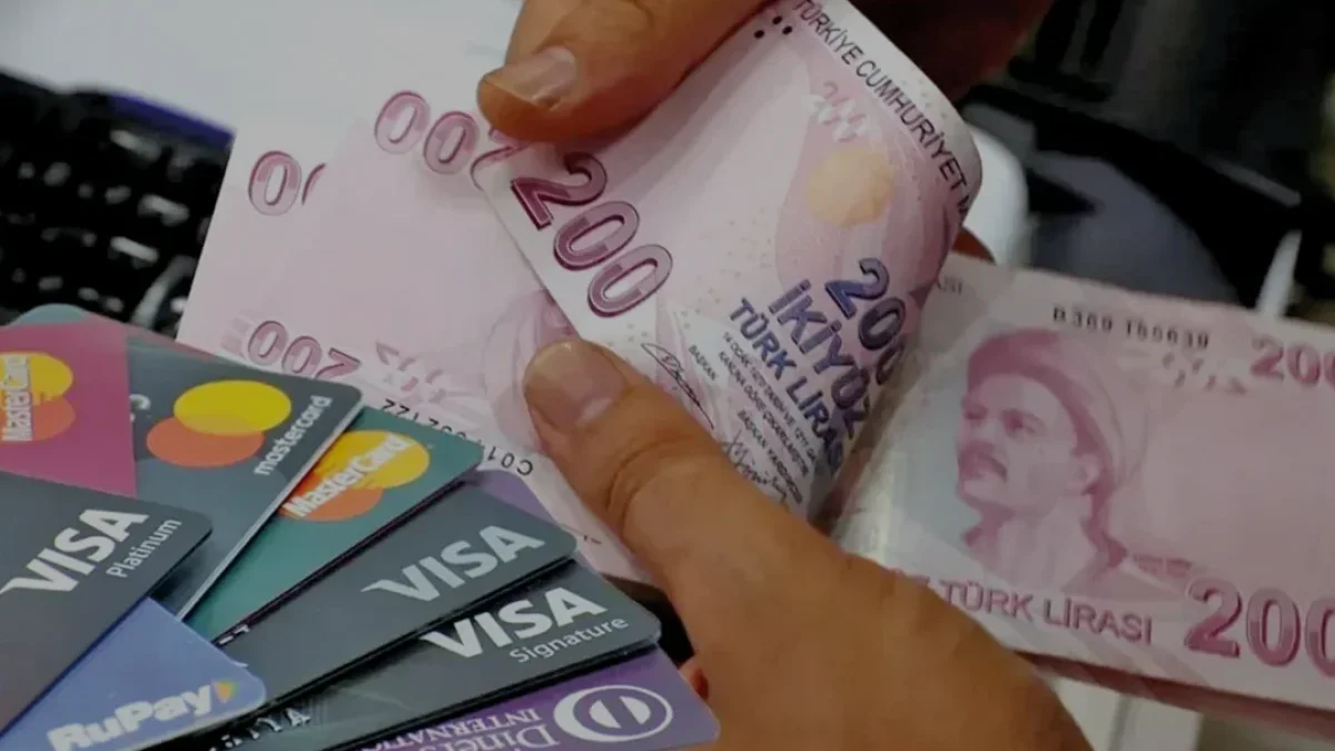 Ek hesap borçları 918 milyar lirayı aşarak rekor seviyeye ulaştı