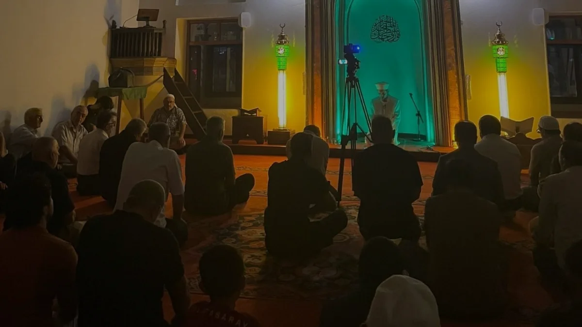 İsmailbey Camisi’nde Mevlit Kandili için yoğun katılımlı program