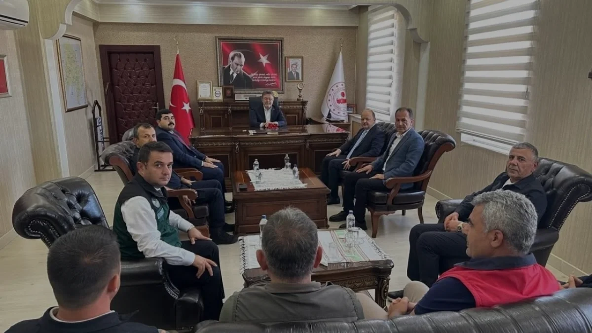 Tarım ve Orman Bakanı İbrahim Yumaklı Pınarbaşında temaslarda bulundu